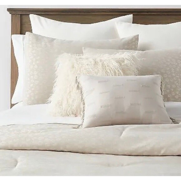 Threshold 8-Piece Luxe Jacquard Comforter Set Snow Leopard Skirt Beige Queen